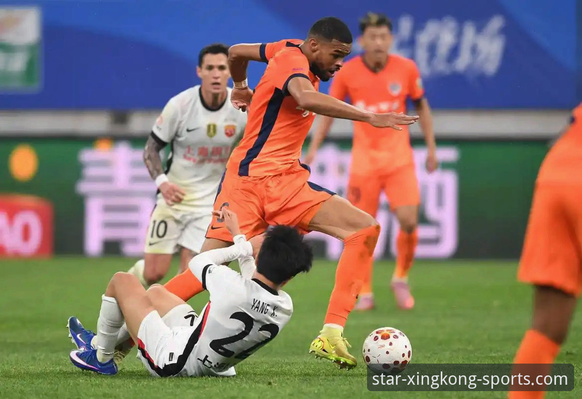 星空体育平台登录 青岛海牛3-1上海海港:13年等待的胜利与中超格局新变化详解